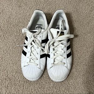Adidas’s Women superstar shoes 4 1/2
